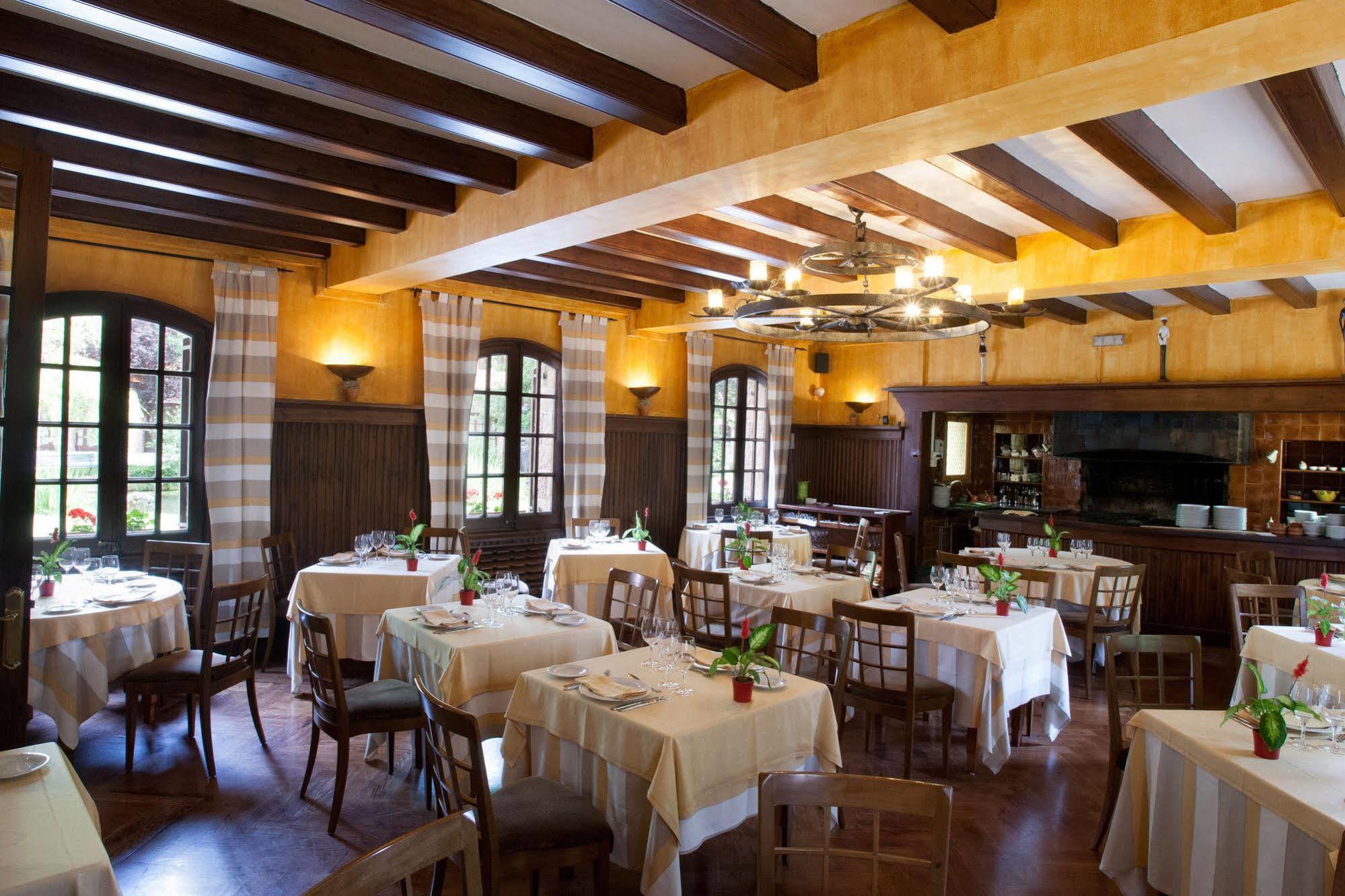 Husa Sant Bernat Montseny Exterior photo