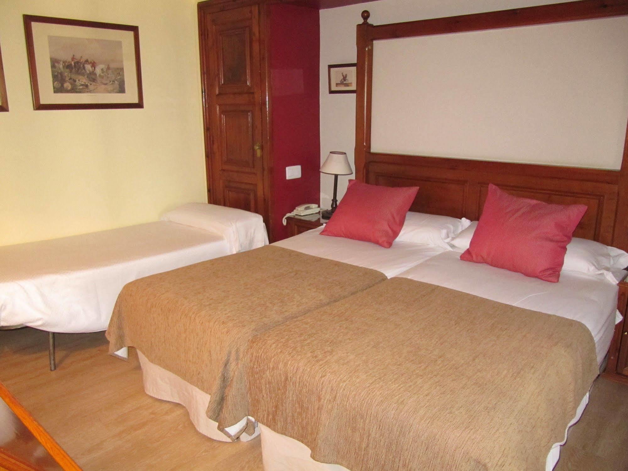 Husa Sant Bernat Montseny Exterior photo