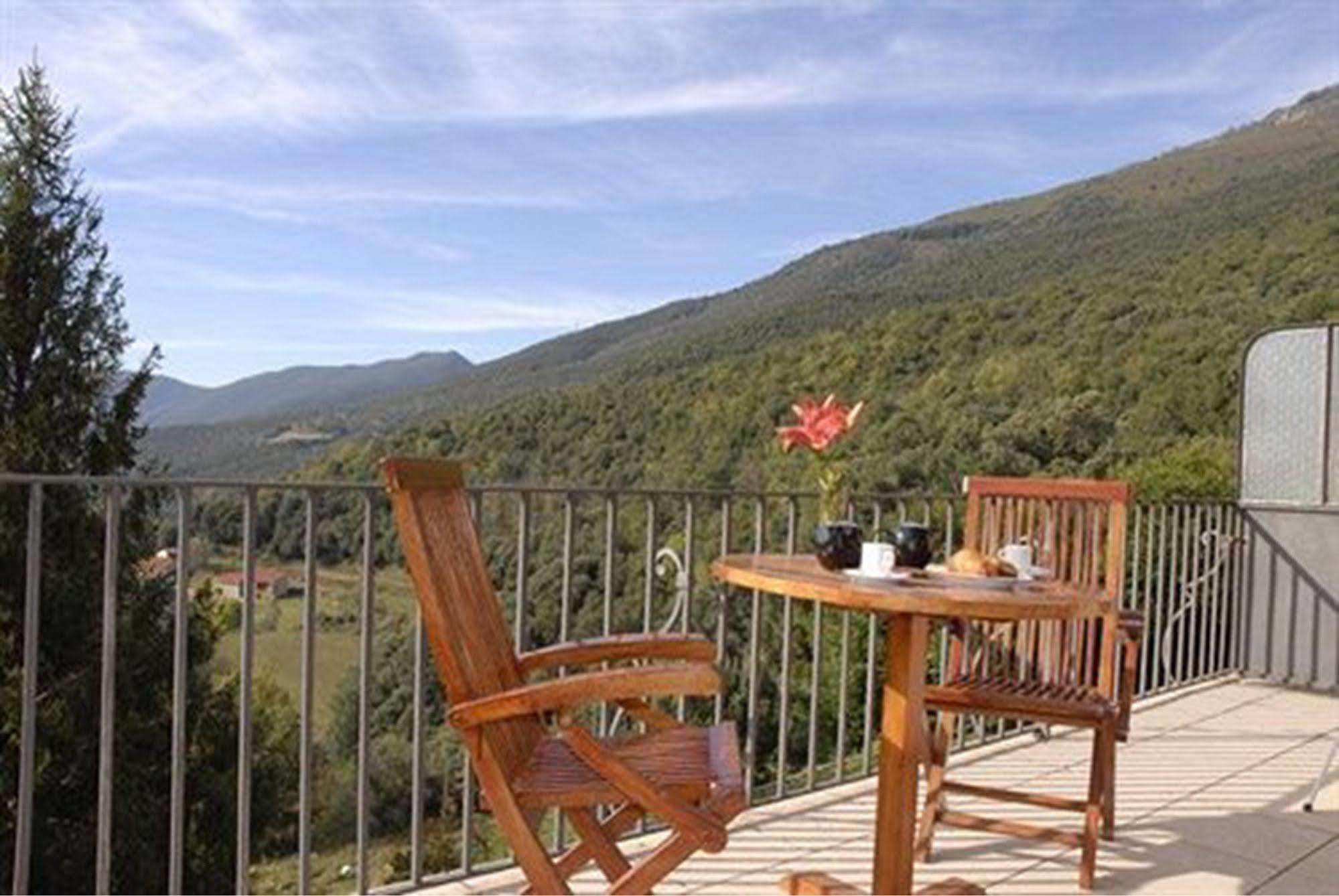 Husa Sant Bernat Montseny Exterior photo